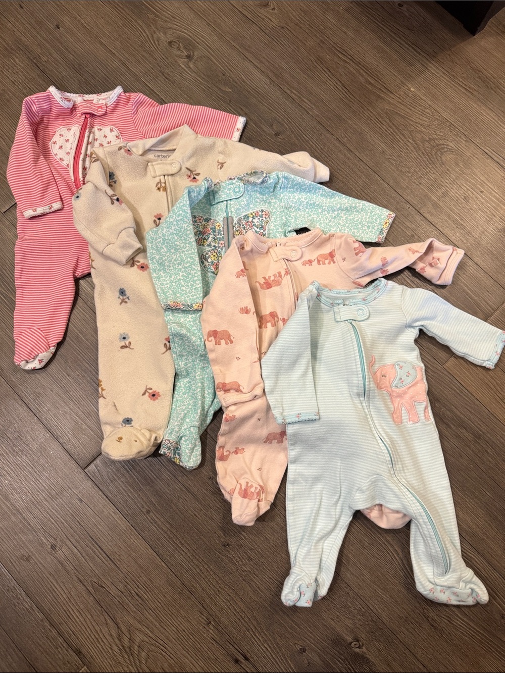 Bundle of 5 Carter's Baby Girl 
One Piece Zip Up Footie Sleepers. 3m. Like New!💕